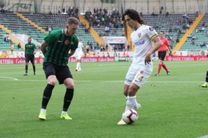 Emre Demir ligin en gen&ccedil; oyuncusu oldu