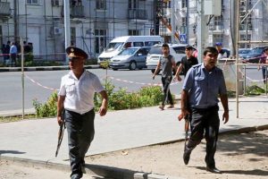 Cezaevinde &ccedil;ıkan isyanda &ccedil;ok sayıda mahkum hayatını kaybetti