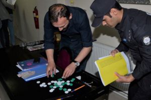Nevşehir'de kumar operasyonu: 8 g&ouml;zaltı