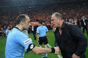 Fatih Terim, C&uuml;neyt &Ccedil;akır'dan &ouml;z&uuml;r diledi