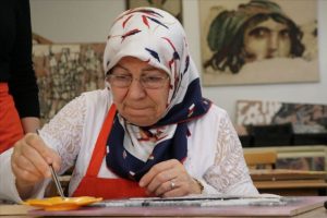 Gen&ccedil;lik hayalini 63 yaşında ger&ccedil;ekleştirdi