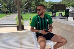 Cenk Tosun'dan Denizlispor formalı şampiyonluk paylaşımı