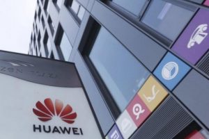 Huawei'den Google kararı i&ccedil;in ilk a&ccedil;ıklama!