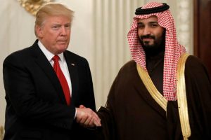 Trump'ın Suudilere teslim edilmesi' esprisini yapan yazar &ouml;z&uuml;r diledi