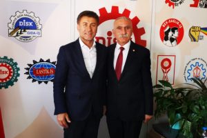 Bursa Milletvekili Sarıbal, eylem yaptıkları i&ccedil;in ceza alan iş&ccedil;ileri ziyaret etti