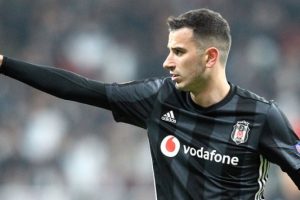 Oğuzhan &Ouml;zyakup karar aşamasında!