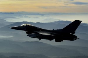 Irak'ın kuzeyine hava harekatı