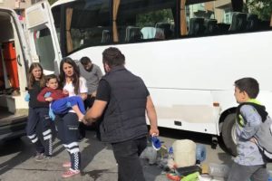 Şekeri y&uuml;kselen s&uuml;r&uuml;c&uuml; midib&uuml;se &ccedil;arptı! Yaralılar var