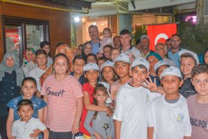 Bursa Karacabey'de iftar sofrası yetim &ccedil;ocuklar i&ccedil;in kuruldu