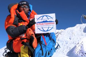 Nepalli şerpa Everest rekorunu 24'e &ccedil;ıkardı