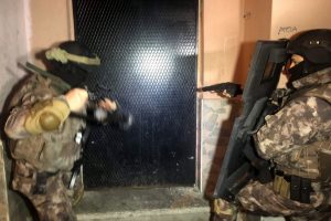 Bursa'da FETÖ operasyonu: 16 kişi gözaltında