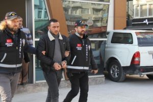 Eniştesini pompalı t&uuml;fekle &ouml;ld&uuml;ren şahsa 10 yıl hapis