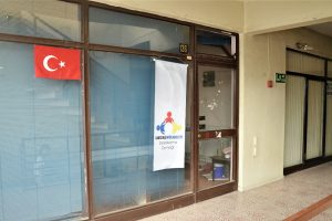 Dernek &ccedil;atısı altında uyuşturucu ticareti