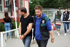 Uyuşturucu ile yakalanan &ccedil;ifte 9'ar yıl hapis cezası verildi