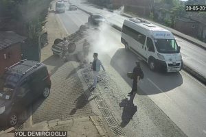 Hatalı sollama kazası kameraya b&ouml;yle yansıdı!