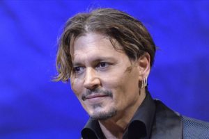 &Uuml;nl&uuml; oyuncu Depp, eski eşini kendisine şiddet uygulamakla su&ccedil;ladı