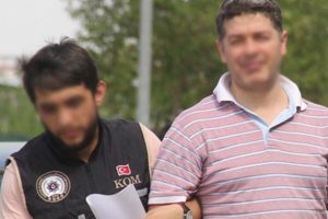 Aranan FET&Ouml; zanlısı h&uuml;cre evinde yakalandı