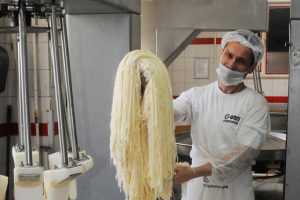 Bayram &ouml;ncesi pişmaniye &uuml;retimi arttı