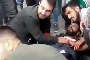 Cadde ortasında kalbinden bı&ccedil;aklanan gen&ccedil; &ouml;ld&uuml;