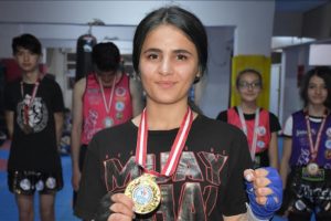 Muaythai sporcusu Y&uuml;cel'in hedefi Avrupa