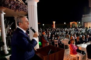 Mansur Yavaş'tan taksicilere m&uuml;jde: &Uuml;cretsiz vereceğiz