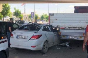 Bursa'da feci kaza! 3 yaralı (ÖZEL HABER)