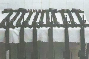 Kargo aracında 17 adet ruhsatsız av t&uuml;feği ele ge&ccedil;irildi