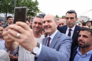 S&uuml;leyman Soylu Mısır &Ccedil;arşısı esnafını ziyaret etti