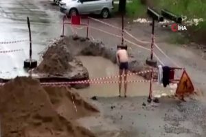 Rus gen&ccedil;ten yaşadığı kentin belediyesine ilgin&ccedil; protesto