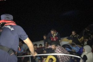 Didim a&ccedil;ıklarında 43 ka&ccedil;ak yakalandı