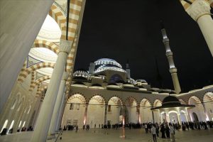 Kur'an-ı G&uuml;zel Okuma Yarışması'nın finali &Ccedil;amlıca Camisi'nde