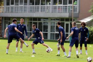 Fenerbah&ccedil;e'de Antalyaspor ma&ccedil;ı hazırlıkları s&uuml;r&uuml;yor