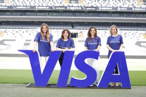 Team Visa'ya katılan ilk T&uuml;rk kadın futbolcu Didem Karagen&ccedil; oldu