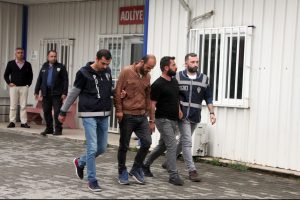 Hakkari'den İstanbul'a uyuşturucu getiren al&ccedil;ı ustaları tutuklandı