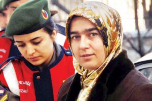 Tecav&uuml;zc&uuml;s&uuml;n&uuml; &ouml;ld&uuml;ren Nevin'e verilen cezaya sosyal medyadan tepki