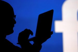 Kritik g&ouml;r&uuml;şme: Facebook, Winklevoss kardeşlerle g&ouml;r&uuml;şt&uuml;