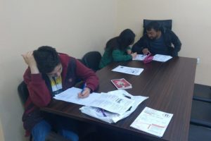 &Ouml;ğretmenlerden LGS'ye katılacak &ouml;ğrencilere g&ouml;n&uuml;ll&uuml; eğitim