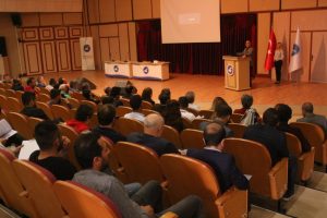 Van YY&Uuml;'de "K&uuml;lt&uuml;rel Miras ve M&uuml;zecilik Lisans&uuml;st&uuml; &Ouml;ğrenci Sempozyumu" başladı