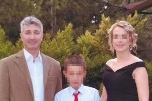 Hemşire kadın, doktor eşini bı&ccedil;akladı