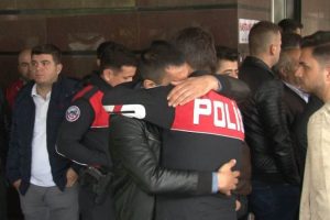Ey&uuml;psultan'da kaza: 1 polis şehit, 1 polis yaralı