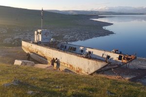 Atıl durumdaki donanma gemisi onarılıyor