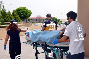 Selfie &ccedil;ekmek isterken yanlışlıkla kendini vurdu