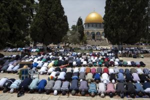 Mescid-i Aksa'da ramazan ayının &uuml;&ccedil;&uuml;nc&uuml; cuması