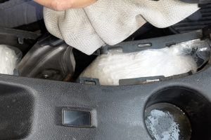 Otomobilin fren kutusundan uyuşturucu &ccedil;ıktı