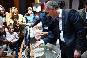 'İpeğin Hik&acirc;yesi' Bursa İneg&ouml;l'de sergilendi