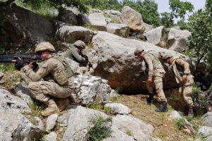 PKK'lı ter&ouml;ristlerin silah ve m&uuml;himmatı ele ge&ccedil;irildi