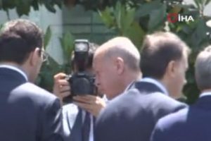Erdoğan, AK Parti İstanbul İl Başkanlığına geldi
