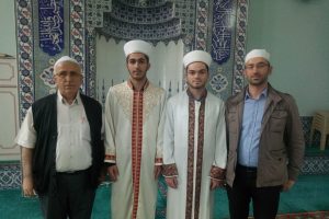 Bursa'da Gemlikli hafızlar Karsak Camii'nde mesleğe adım atıyor