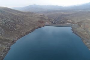 Baraja d&uuml;şen kız &ccedil;ocuğu g&ouml;zden kayboldu