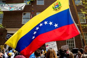 Venezuela'da muhalif Guaido h&uuml;k&uuml;metle m&uuml;zakere ettiğini a&ccedil;ıkladı